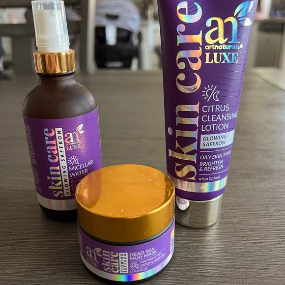 Skincare Artnaturals Glowing Saffron Oily Skin Type Skincare Set
